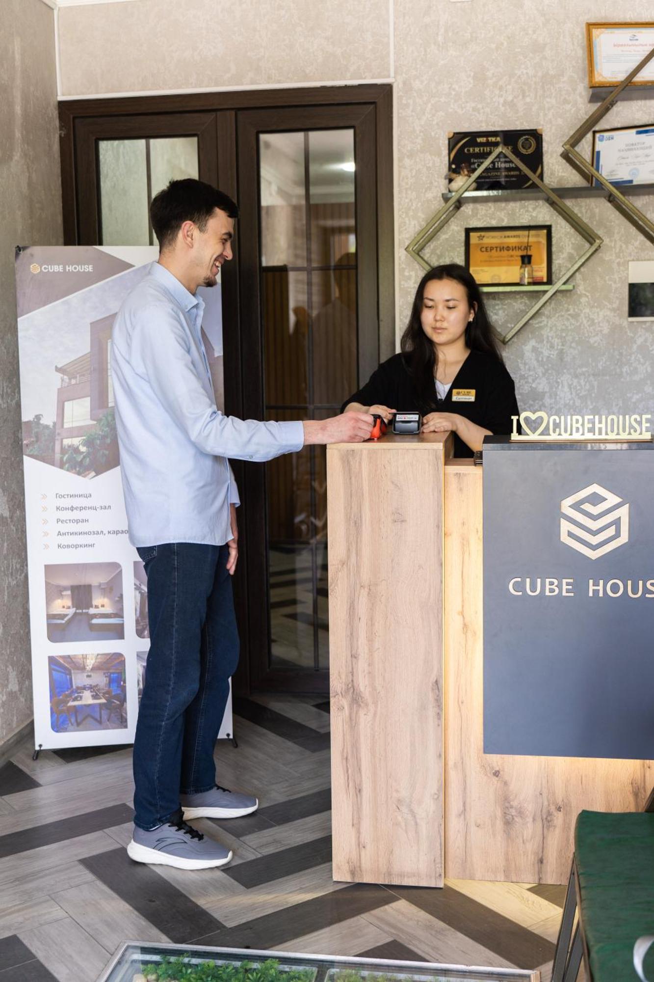 Hotel Cube House Osh Exterior foto